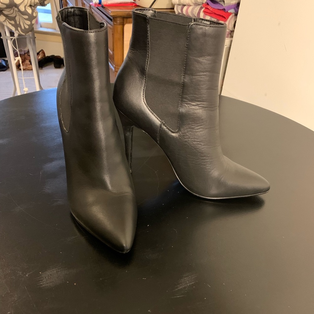 Gorgeous Charles David Black Leather Booties Sz: 9